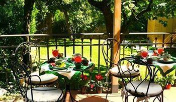 Acomodação com café da manhã  Sangaggio House 3*